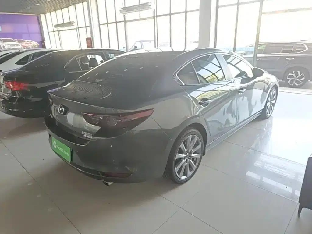 Mazda3 Axela 2020 2.0L Automatic Premium Edition — миниатюра 7