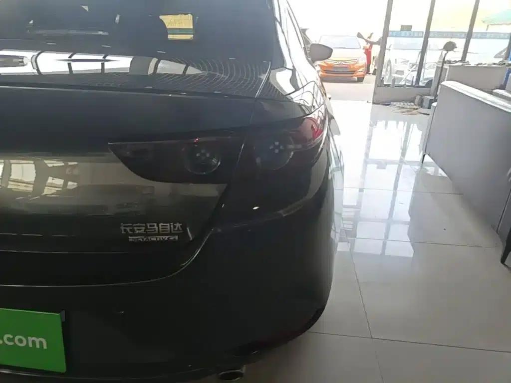 Mazda3 Axela 2020 2.0L Automatic Premium Edition — миниатюра 8