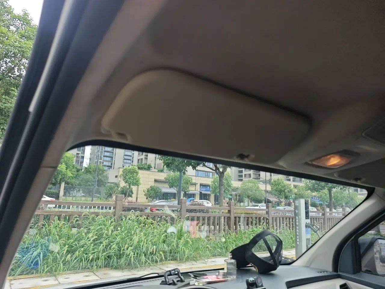 SAIC MAXUS EV30 2022 Pure-Electric Smart Logistics Expert with Long Wheelbase Guoxuan — миниатюра 18