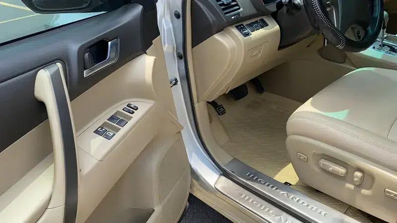 Highlander 2009 2.7L 2WD 7-seater Luxury Edition — миниатюра 15