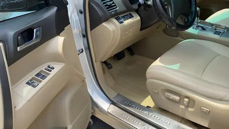 Highlander 2009 2.7L 2WD 7-seater Luxury Edition — миниатюра 8
