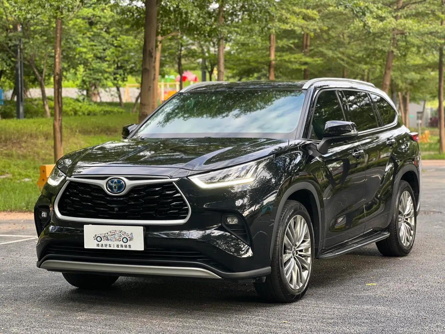 2022 Toyota Highlander Hybrid 2.5L 2WD Premium Edition 7-Seater — миниатюра 1