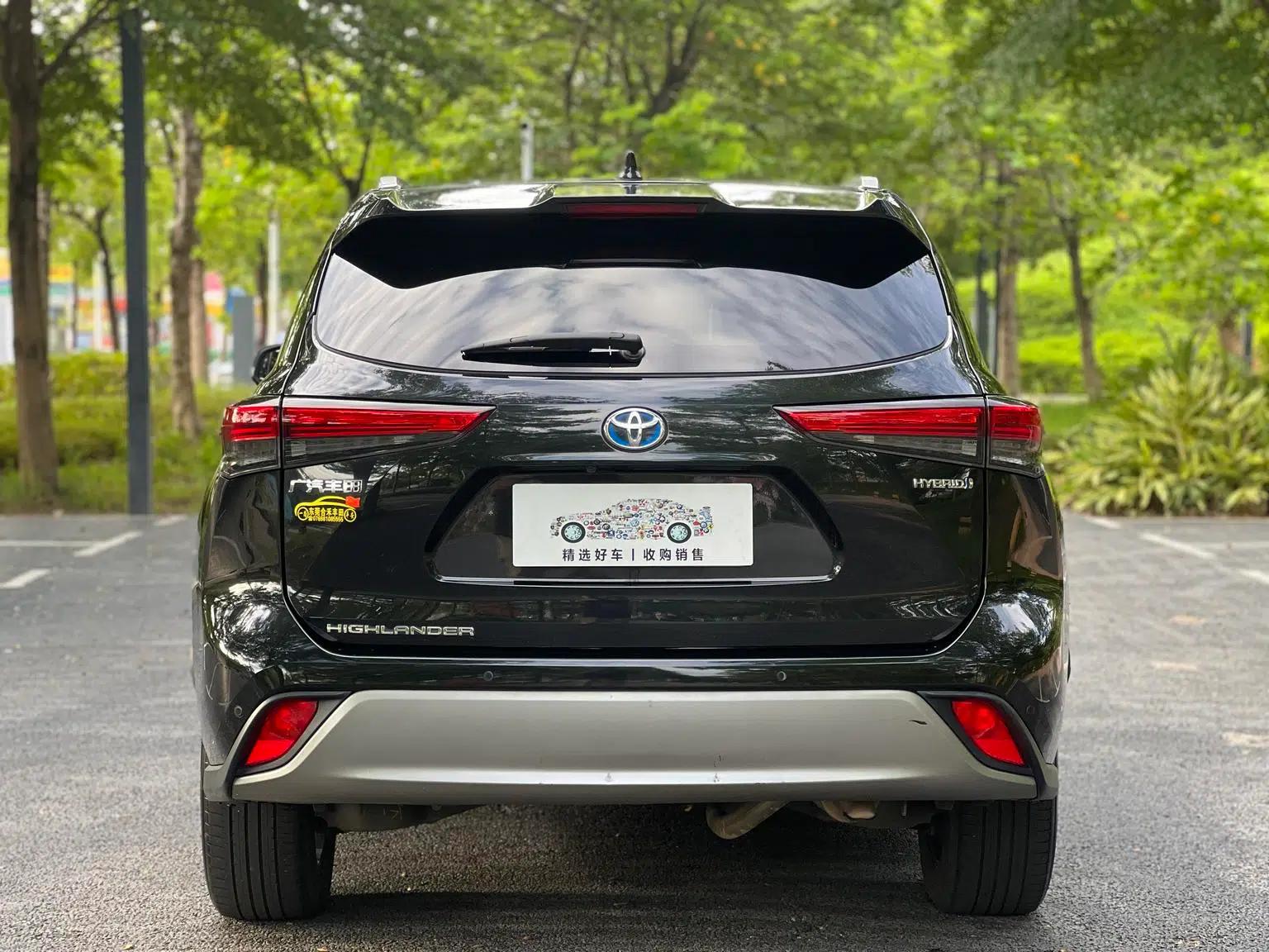 2022 Toyota Highlander Hybrid 2.5L 2WD Premium Edition 7-Seater — миниатюра 8
