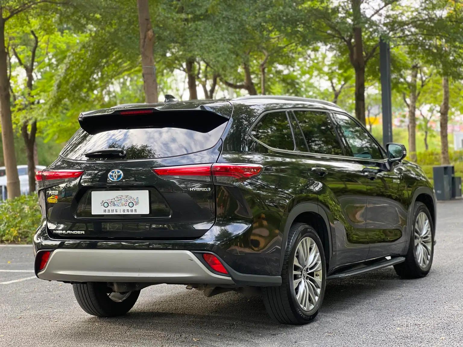 2022 Toyota Highlander Hybrid 2.5L 2WD Premium Edition 7-Seater — миниатюра 9