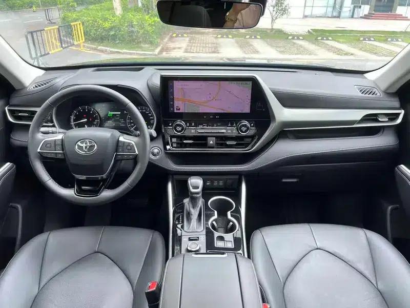 2022 Toyota Highlander 380T AWD Premium 7-seater — миниатюра 6