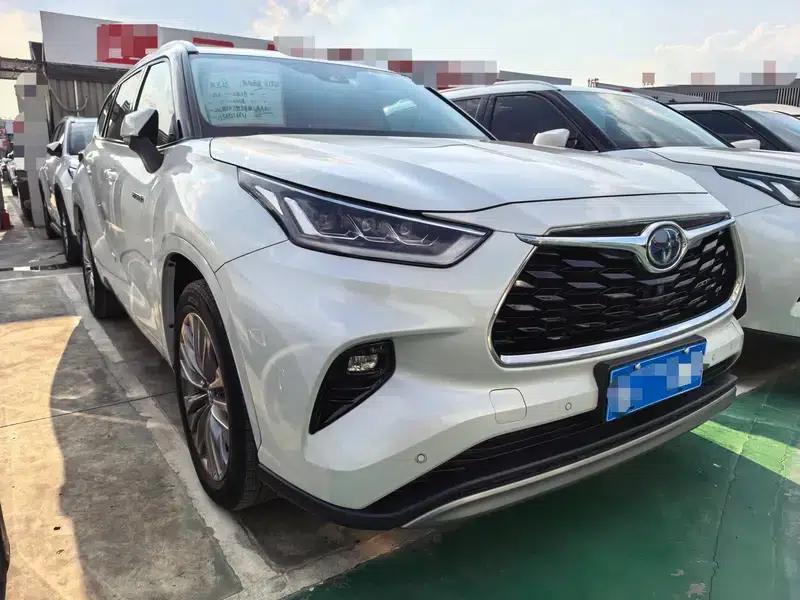 2022 Toyota Highlander Hybrid 2.5L AWD Premium 7-Seater — миниатюра 3