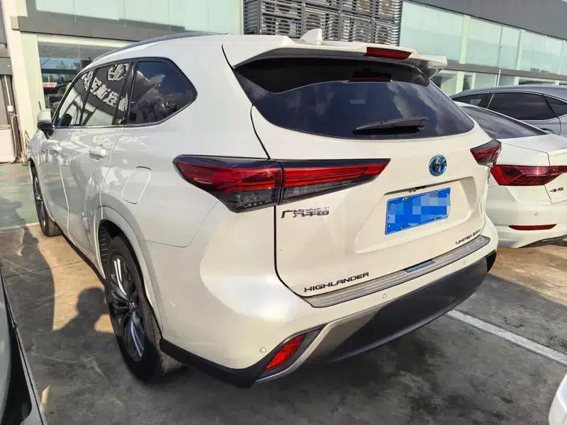 2022 Toyota Highlander Hybrid 2.5L AWD Premium 7-Seater — миниатюра 4