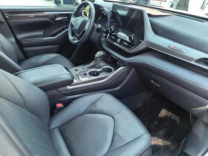 2022 Toyota Highlander Hybrid 2.5L AWD Premium 7-Seater — миниатюра 6