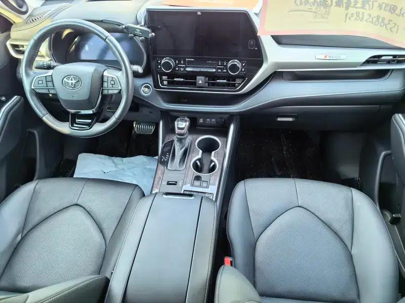 2022 Toyota Highlander Hybrid 2.5L AWD Premium 7-Seater — миниатюра 7