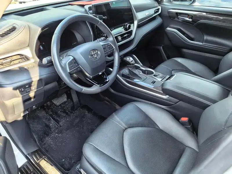 2022 Toyota Highlander Hybrid 2.5L AWD Premium 7-Seater — миниатюра 8