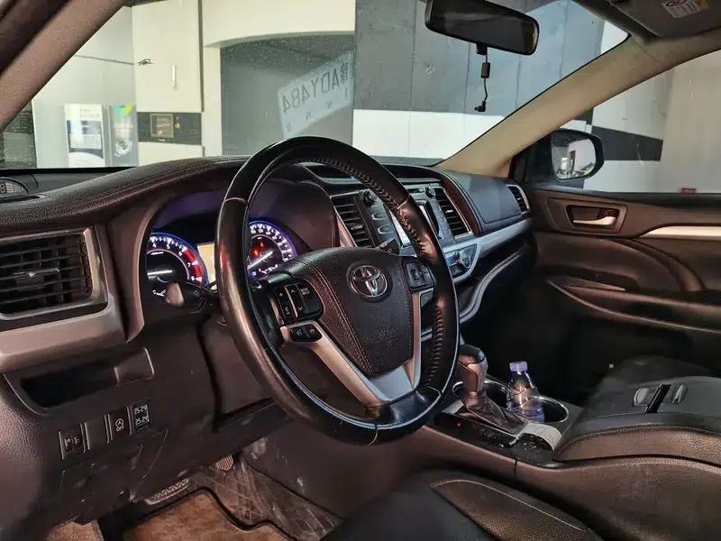 2015 Highlander 2.0T 2WD Luxury 7-seater — миниатюра 9
