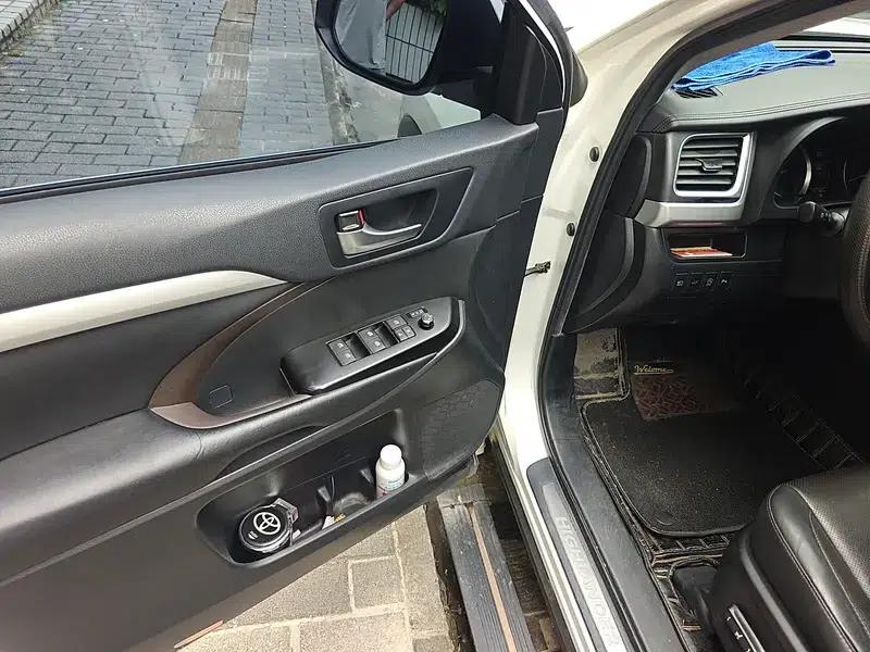 2018 Toyota Highlander 2.0T 4WD Premium Edition 7-seater (China VI Emission Standard) — миниатюра 16