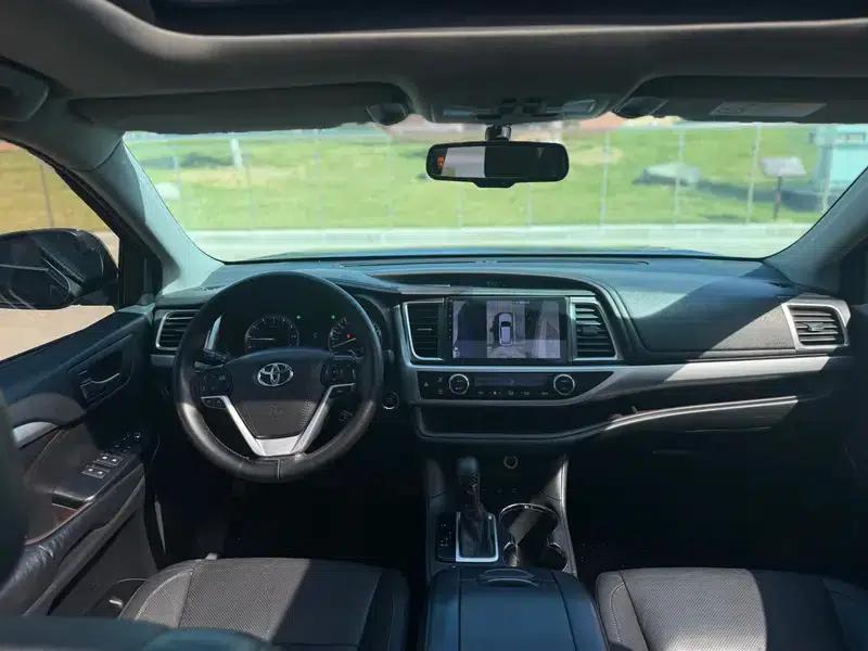 2015 Highlander 2.0T 2WD Luxury 7-seater — миниатюра 9