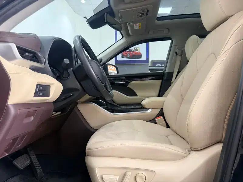 2022 Toyota Highlander Hybrid 2.5L AWD Premium 7-Seater — миниатюра 17