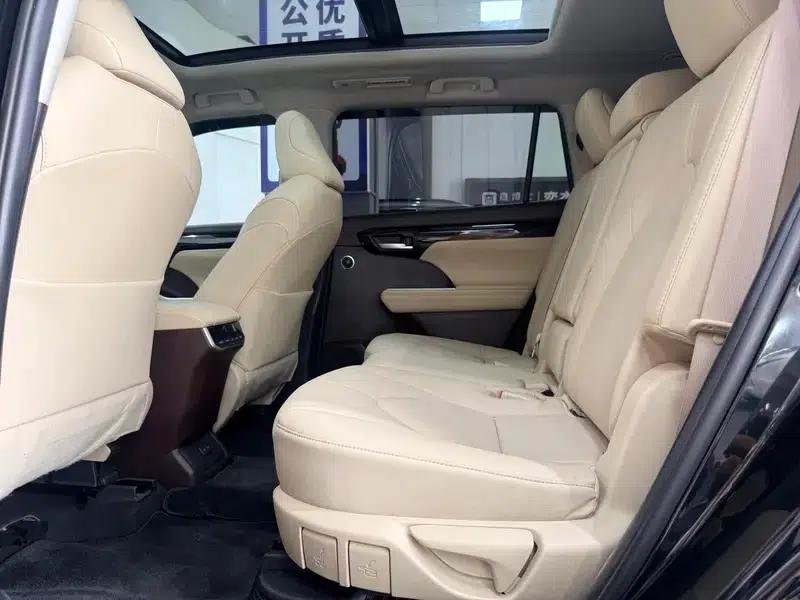 2022 Toyota Highlander Hybrid 2.5L AWD Premium 7-Seater — миниатюра 18