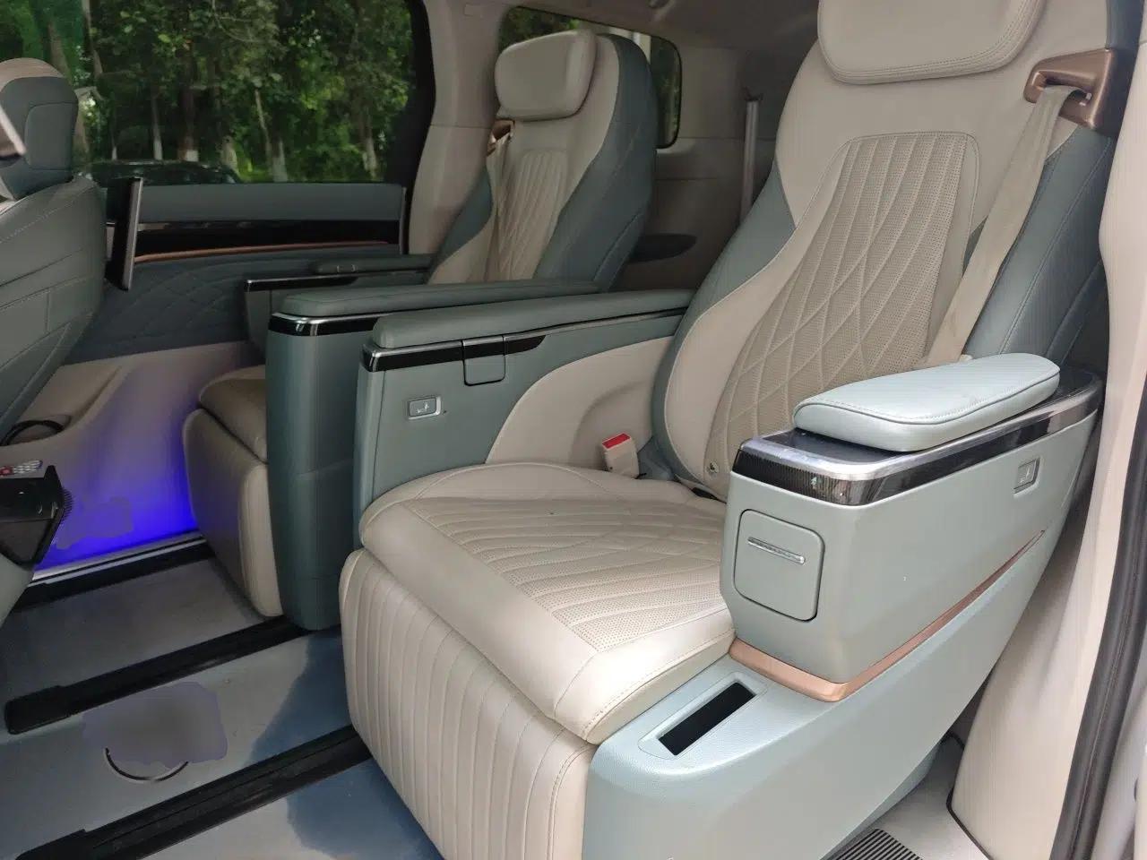 SAIC MAXUS G90 2022 2.0T Interstellar Seven-Seater — миниатюра 17