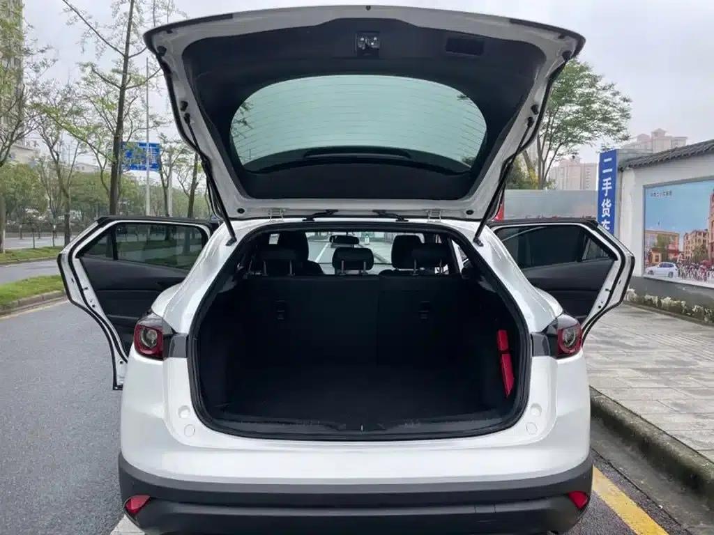 Mazda CX-4 2021 2.0L Automatic 2WD Blue Sky Vitality Edition — миниатюра 8