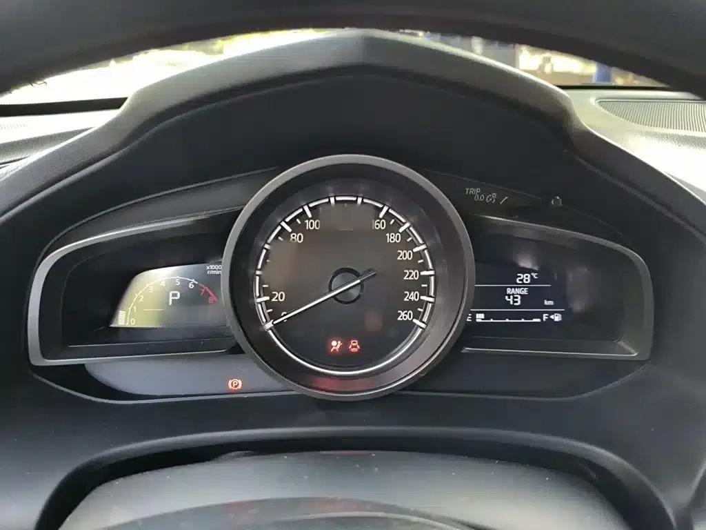 Mazda CX-4 2021 2.0L Automatic 2WD Blue Sky Explorer Edition — миниатюра 4