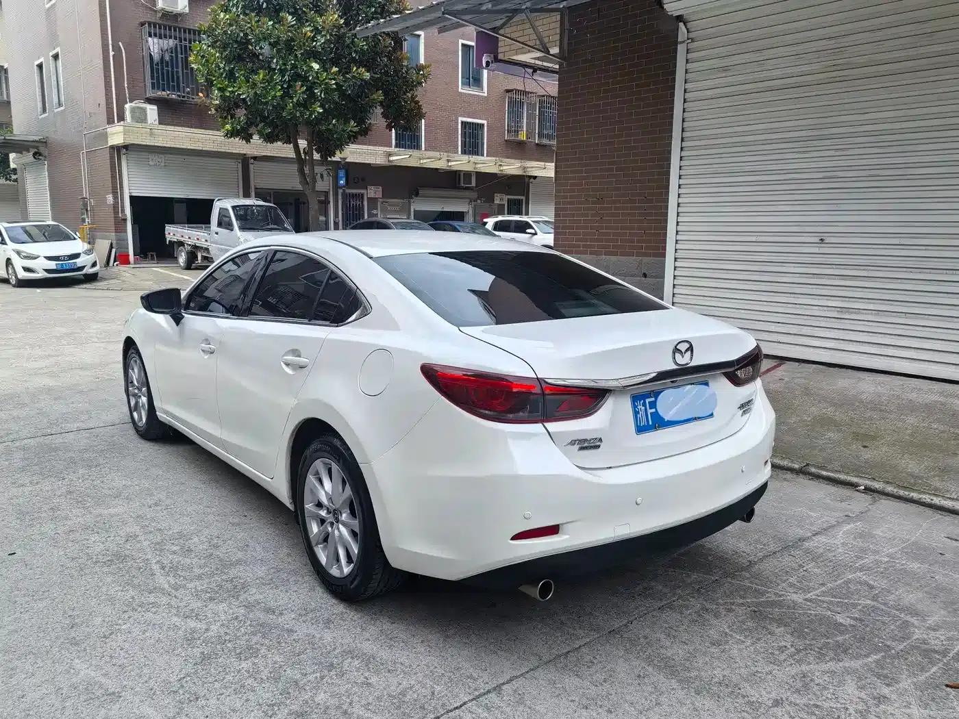 Mazda6 Atenza 2017 2.0L Blue Sky Luxury Edition — миниатюра 3