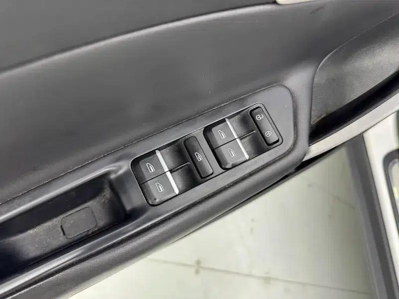 Geely Boyue 2018 1.8TD Automatic 2WD Intelligent Connected 4G Edition — миниатюра 26