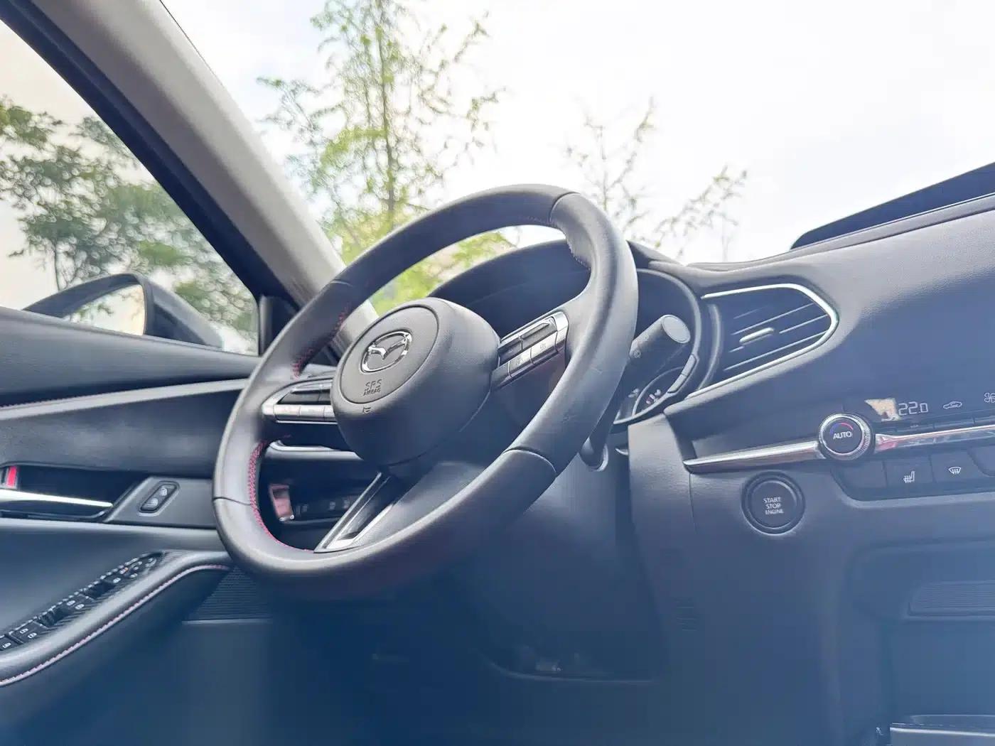 Mazda CX-30 2022 2.0L Automatic Premium Obsidian Edition — миниатюра 17