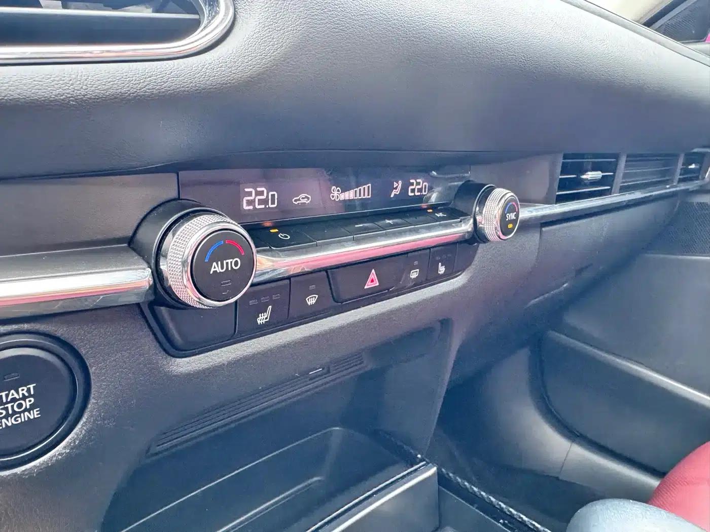Mazda CX-30 2022 2.0L Automatic Premium Obsidian Edition — миниатюра 20