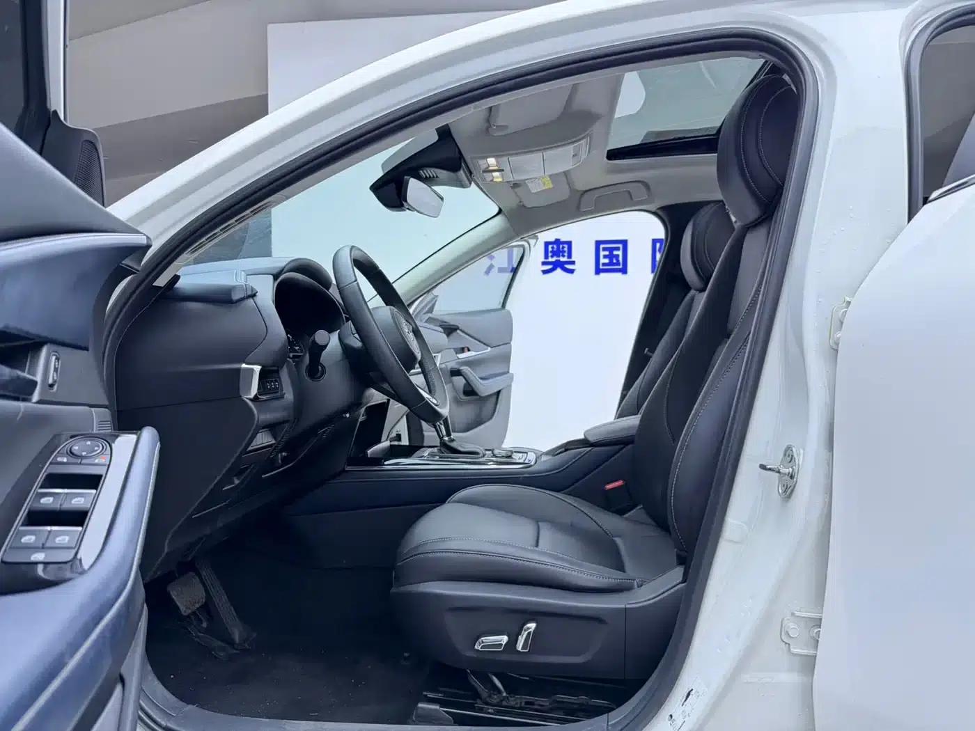 Mazda CX-30 2021 2.0L Automatic Premium Edition — миниатюра 5