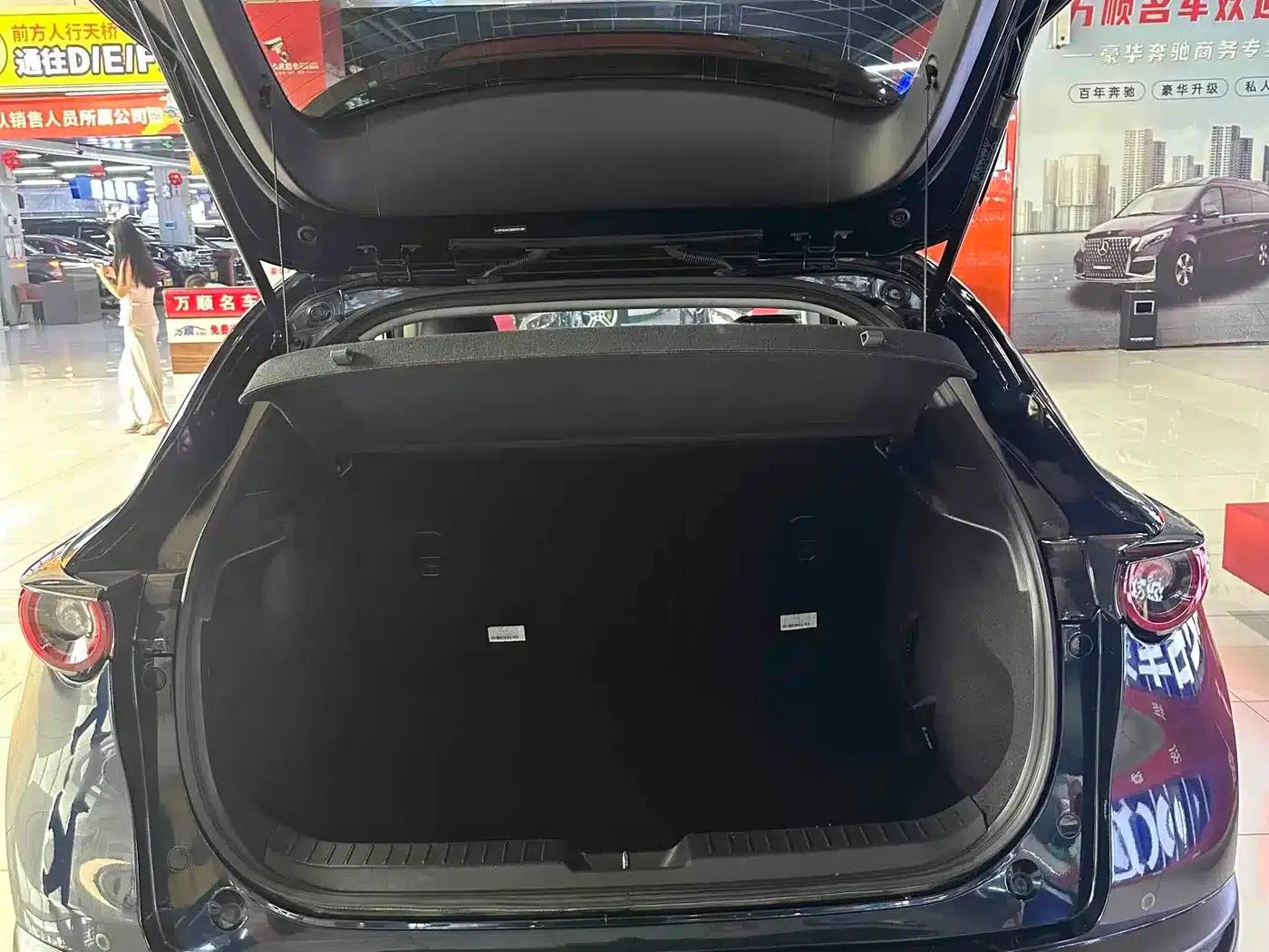 Mazda CX-30 2022 2.0L Automatic Elegance Edition — миниатюра 17