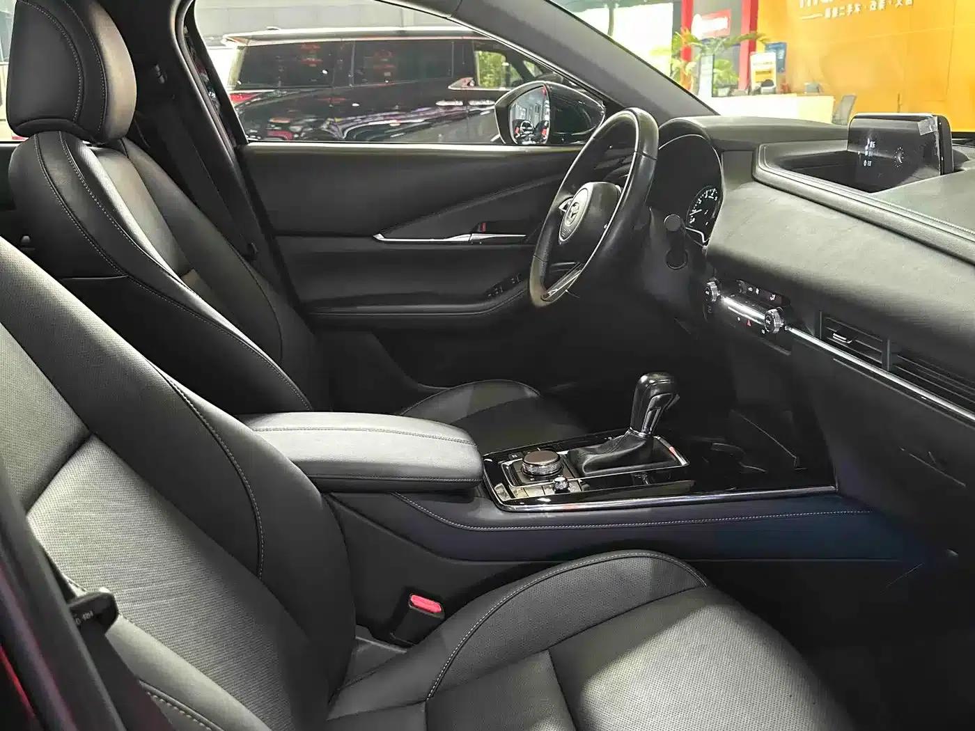 Mazda CX-30 2022 2.0L Automatic Elegance Edition — миниатюра 18