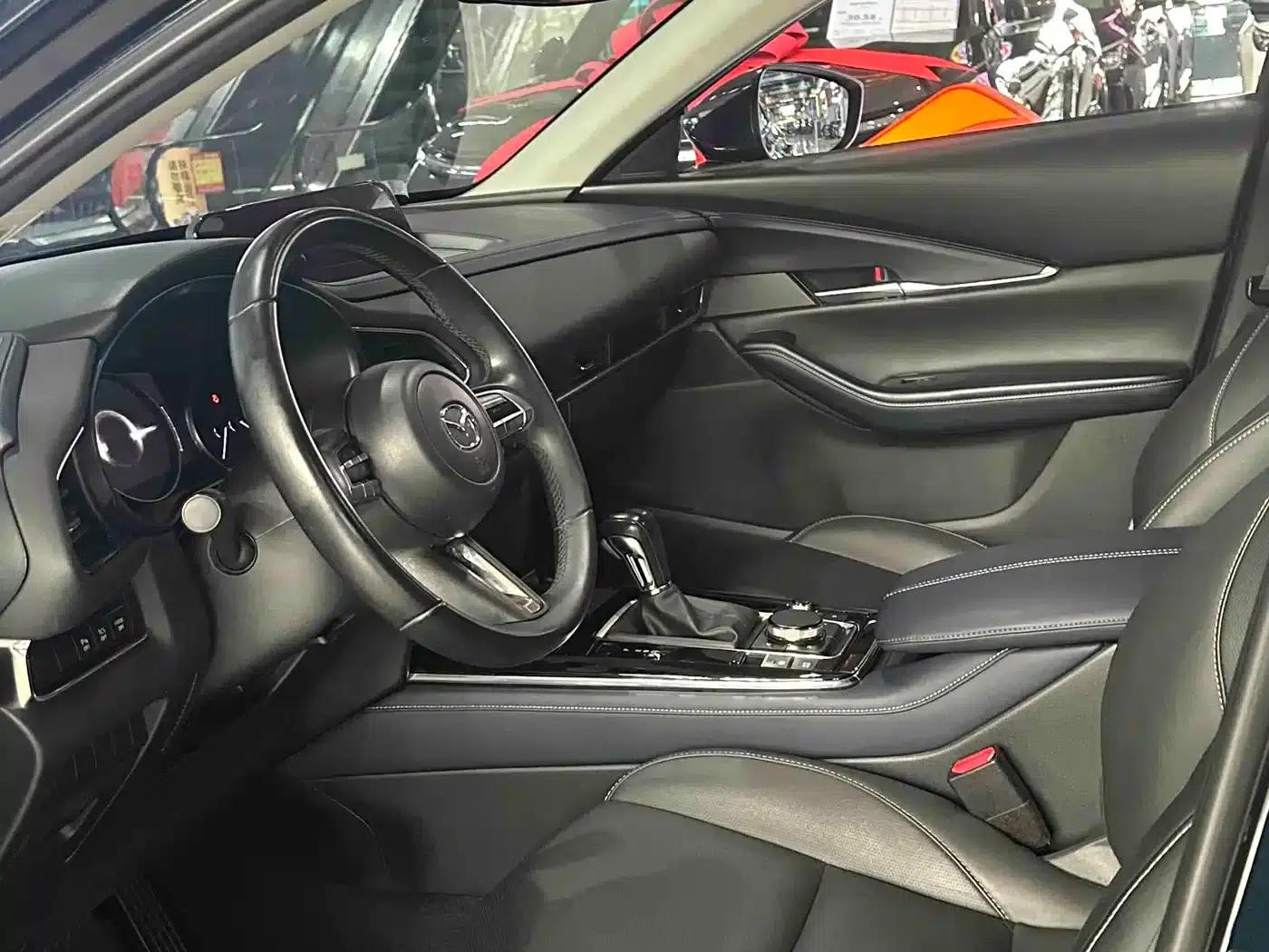 Mazda CX-30 2022 2.0L Automatic Elegance Edition — миниатюра 4