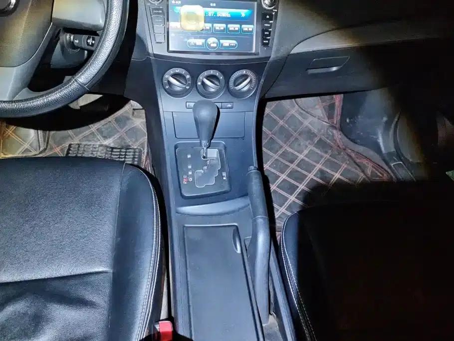 Mazda3 Axela 2013 Hatchback 1.6L Automatic Elite — миниатюра 16