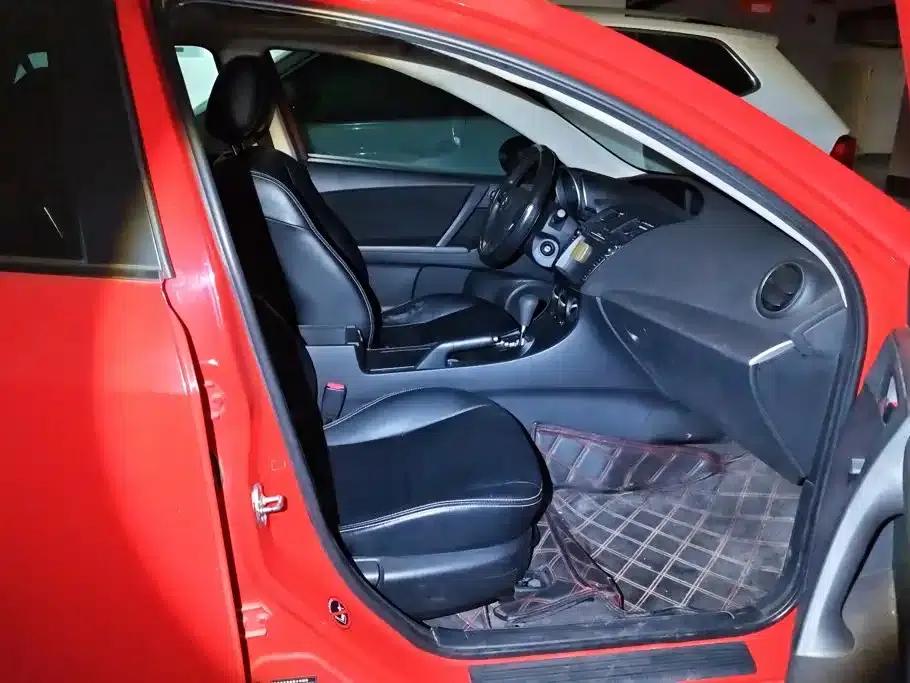 Mazda3 Axela 2013 Hatchback 1.6L Automatic Elite — миниатюра 8