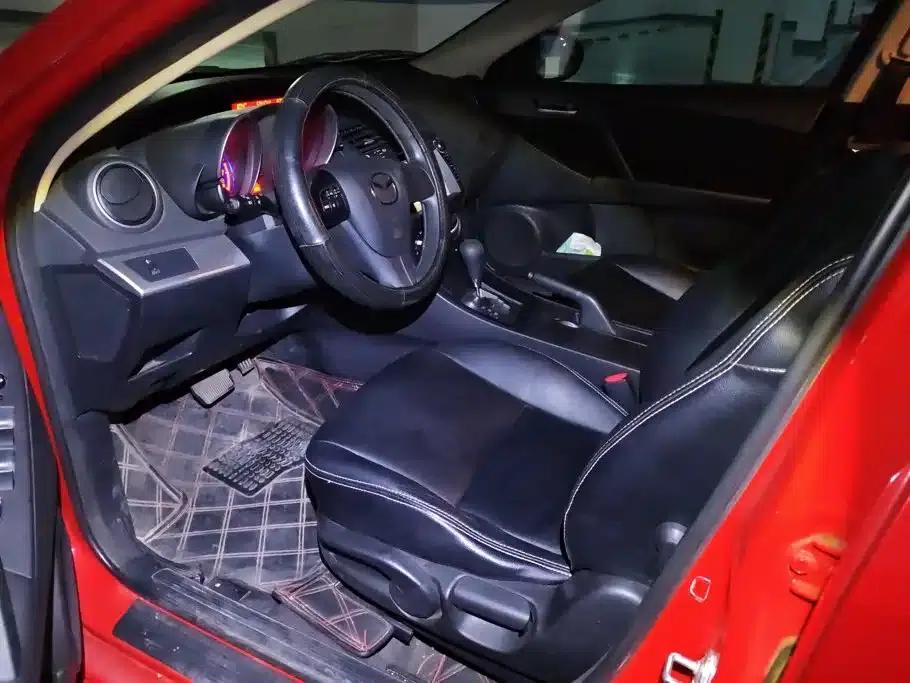 Mazda3 Axela 2013 Hatchback 1.6L Automatic Elite — миниатюра 9