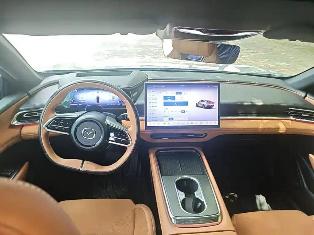 Mazda EZ-6 2024 Extended Range 200 Smart Edition — миниатюра 10