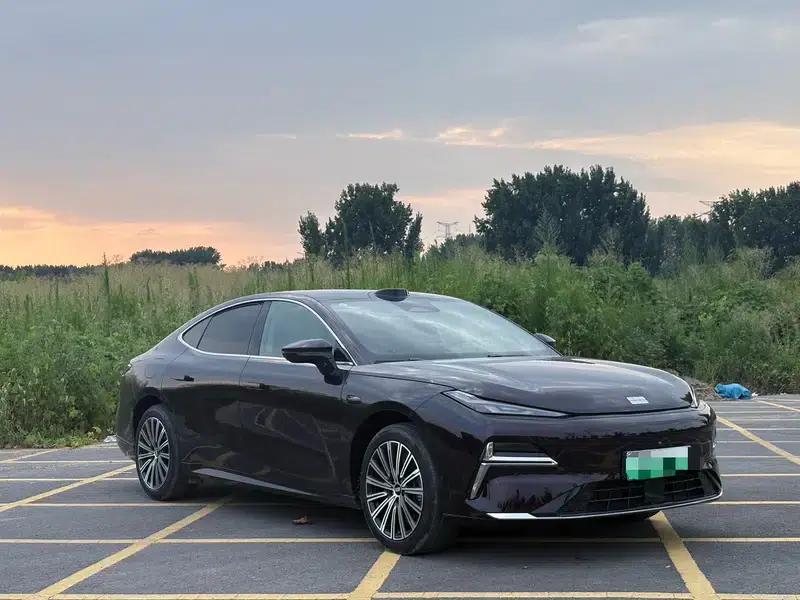 Galaxy Starry Night 8 PHEV 2026 Model 225km EM-i Voyager Galaxy Edition — миниатюра 3