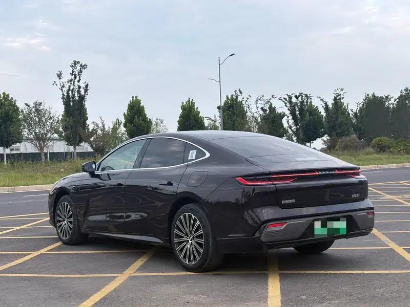 Galaxy Starry Night 8 PHEV 2026 Model 225km EM-i Voyager Galaxy Edition — миниатюра 4