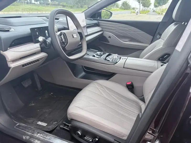 Galaxy Starry Night 8 PHEV 2026 Model 225km EM-i Voyager Galaxy Edition — миниатюра 8