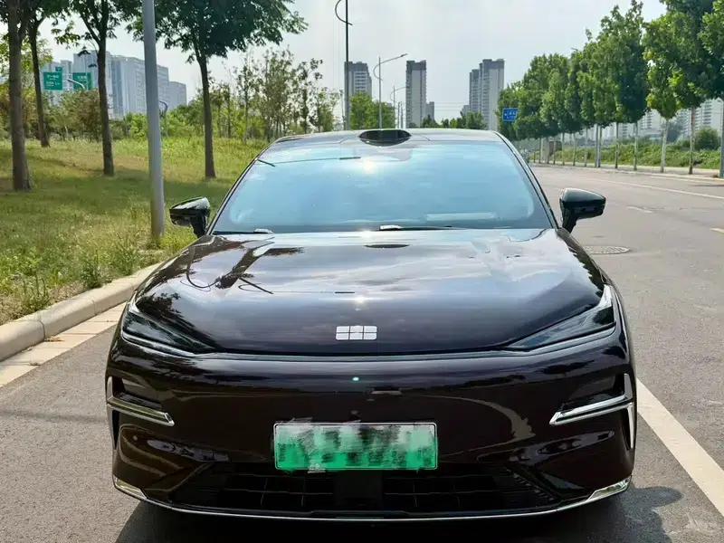 Galaxy Starry Night 8 PHEV 2026 Model 225km EM-i Voyager Galaxy Edition — миниатюра 2