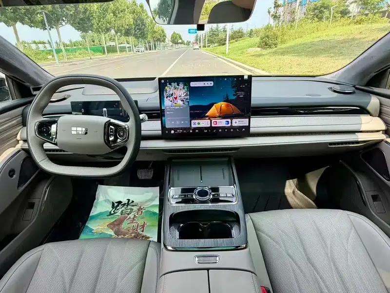 Galaxy Starry Night 8 PHEV 2026 Model 225km EM-i Voyager Galaxy Edition — миниатюра 6