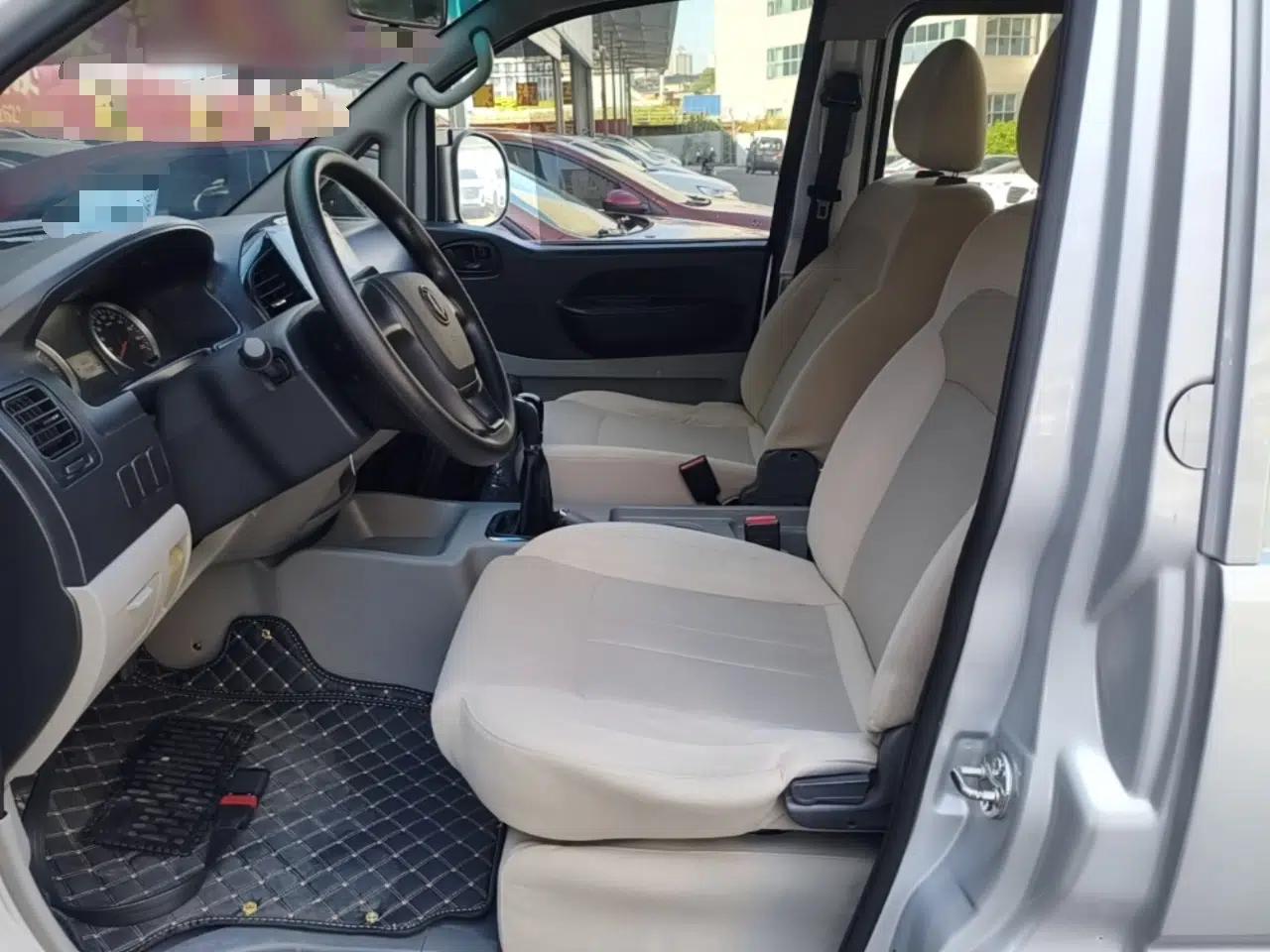 FORTHING Lingzhi 2018 M3 1.5L 5-Seat Base Model — миниатюра 17