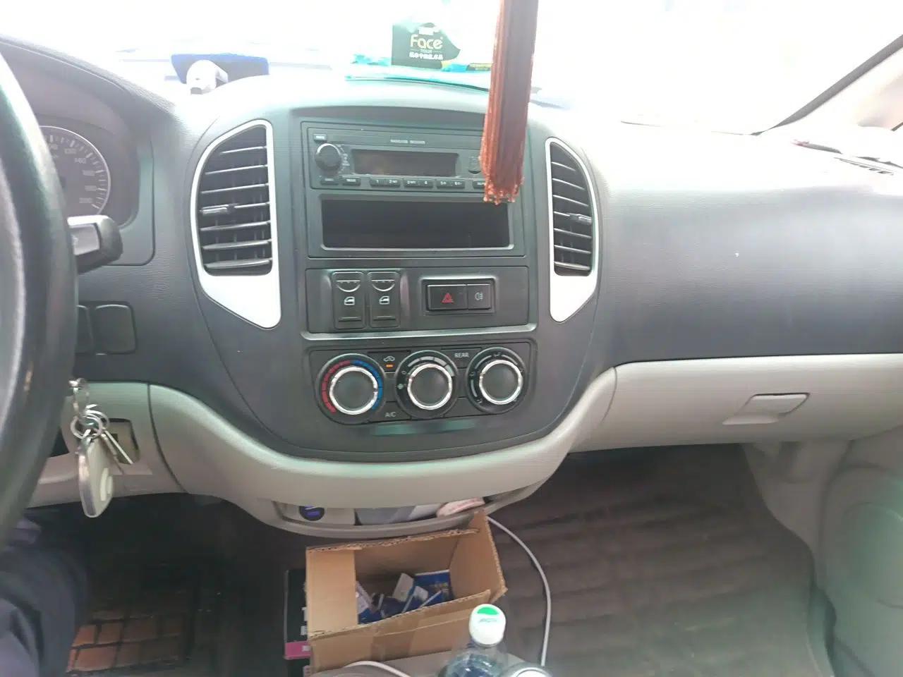 FORTHING Lingzhi 2015 V3 1.5L 7-Seater Luxury Model — миниатюра 13