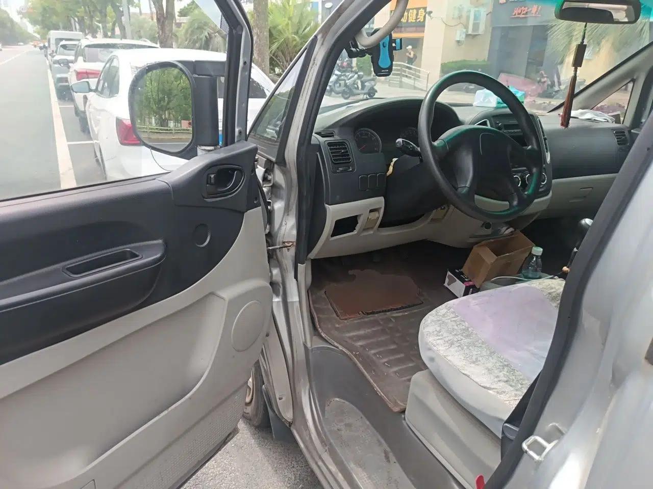 FORTHING Lingzhi 2015 V3 1.5L 7-Seater Luxury Model — миниатюра 16