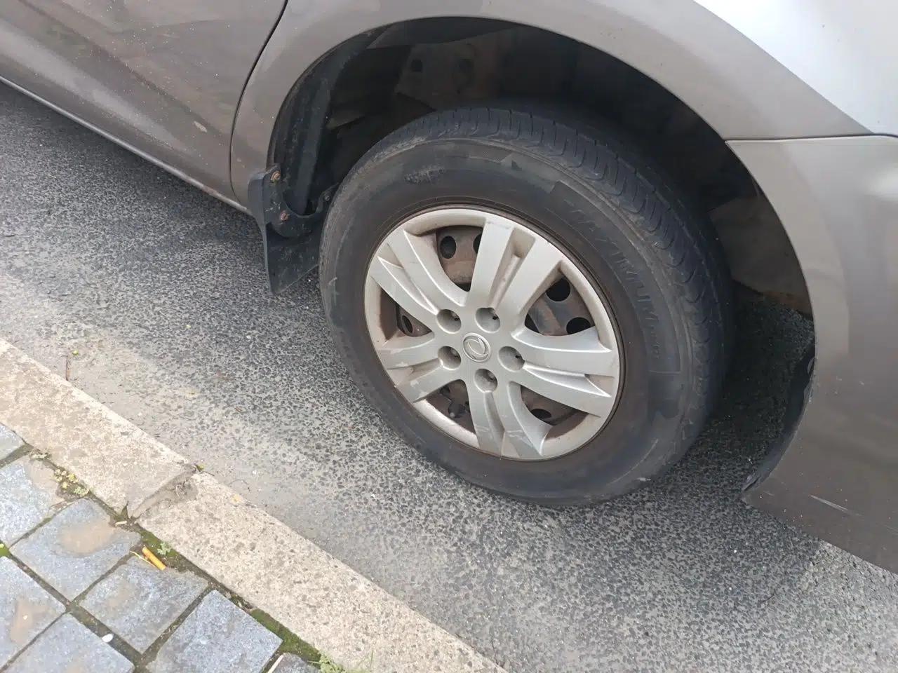 FORTHING Lingzhi 2015 V3 1.5L 7-Seater Luxury Model — миниатюра 8