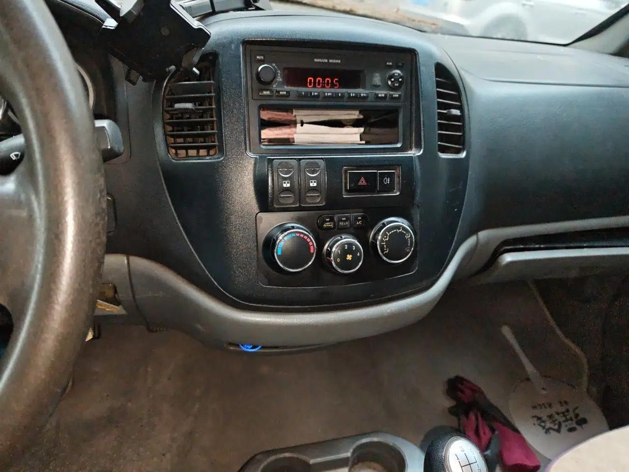 FORTHING Lingzhi 2012 Passenger Version 1.6L Comfort Edition — миниатюра 13
