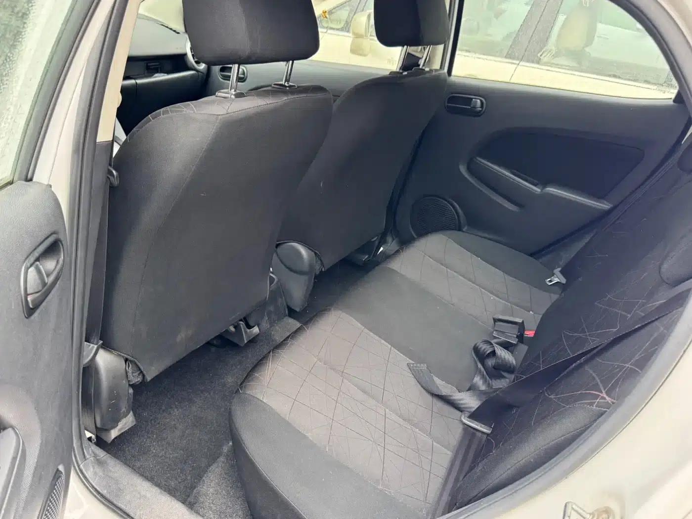 Mazda2 2012 Hatchback Dynamic 1.5L Automatic Value Edition — миниатюра 5