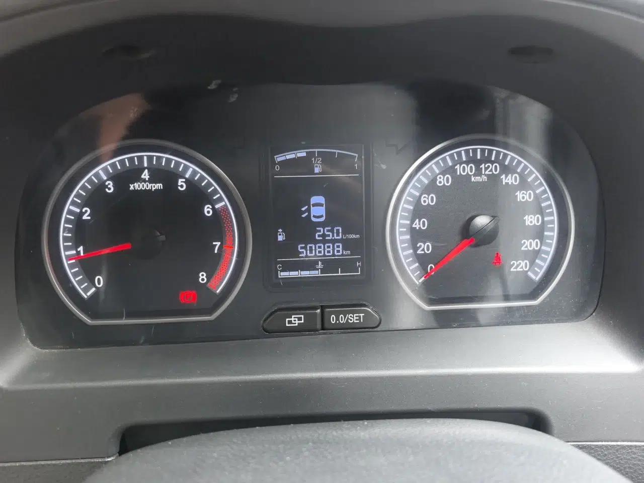 FORTHING Joyear X5 2013 1.6L Manual Luxury Model China IV Standard — миниатюра 11