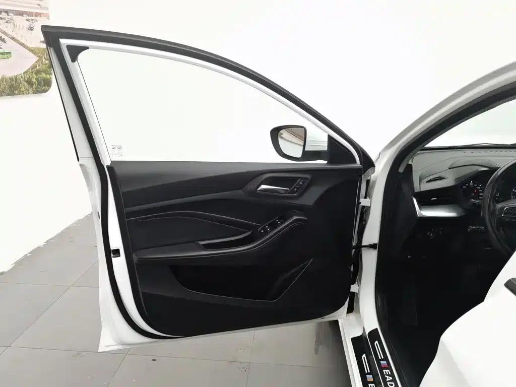 MG5 2021 300TGI DCT Youth Luxury Edition — миниатюра 8
