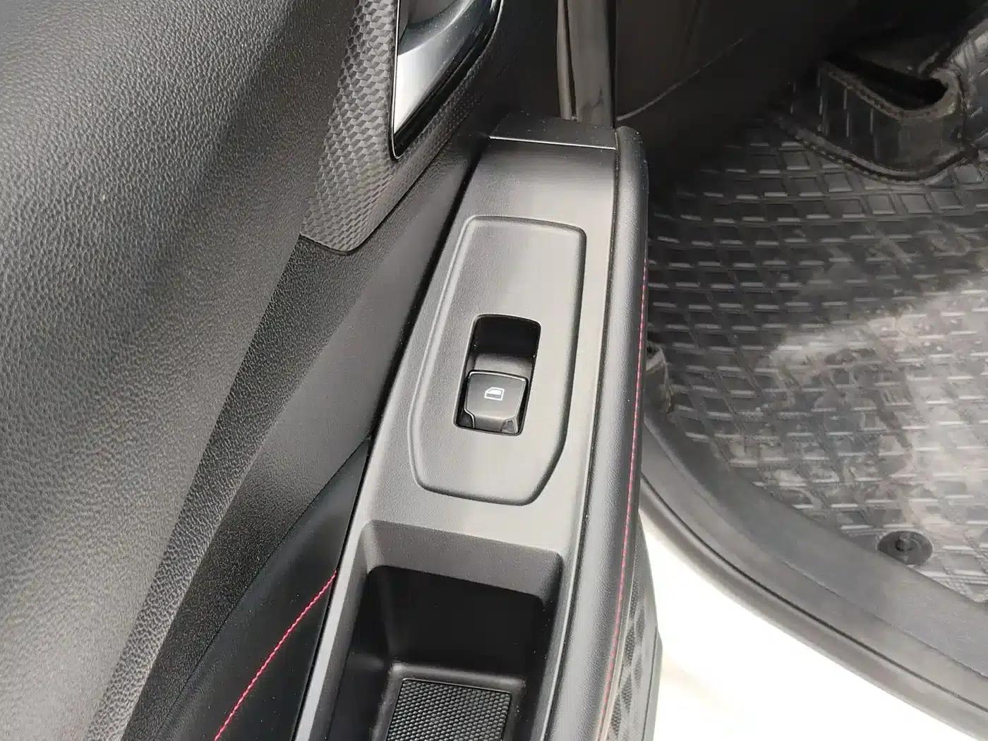 MG5 2023 180DVVT CVT Luxury Edition — миниатюра 17
