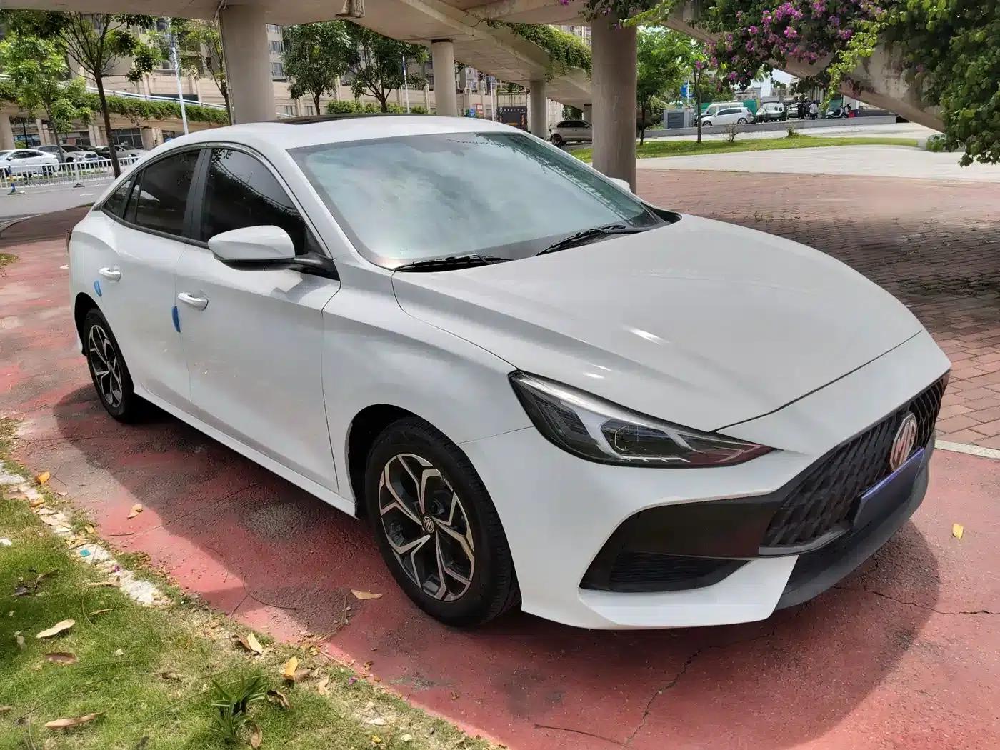 MG5 2023 180DVVT CVT Luxury Edition — миниатюра 3