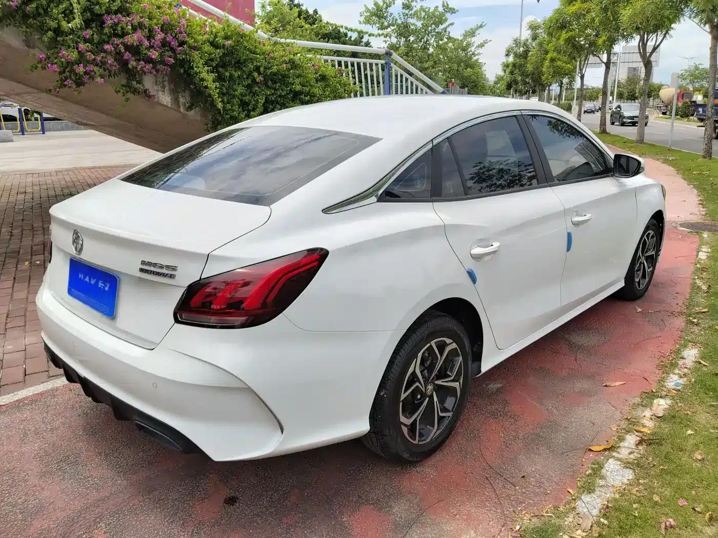 MG5 2023 180DVVT CVT Luxury Edition — миниатюра 4
